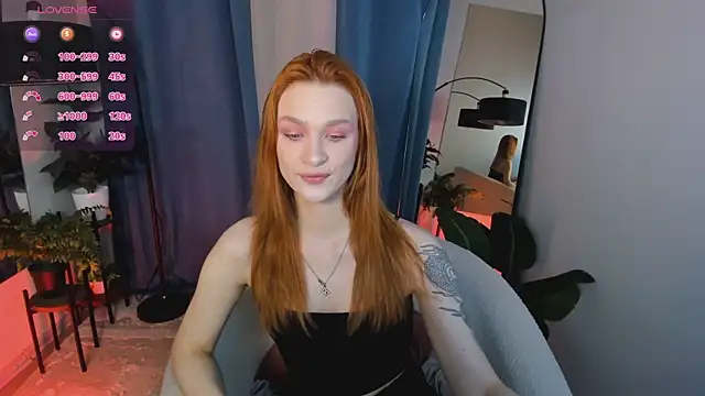 Snapshot of PollyMayer chatting on May 15, 8:49 pm PollyMayer online show from May 15, 8:49 pm