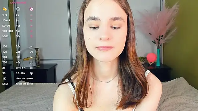 JinnyMcie online show from April 3, 11:41 am