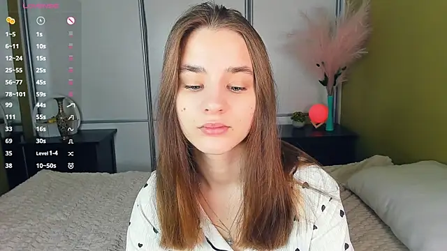 JinnyMcie online show from April 5, 10:01 am