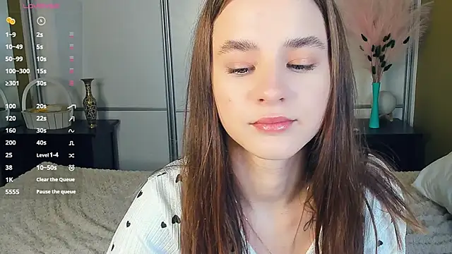 JinnyMcie online show from April 17, 6:16 am