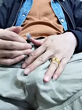 chougegg0214 online show from April 13, 6:52 am