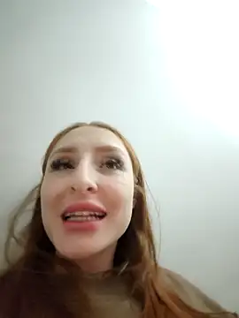 Bennuluspeach  online show from April 19, 3:39 am