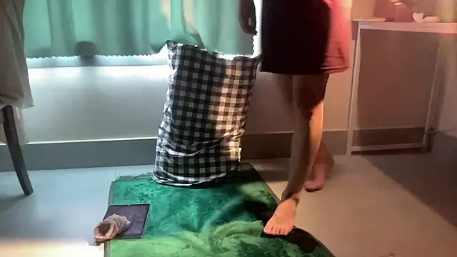 yewuzhibb online show from October 3, 7:05 am