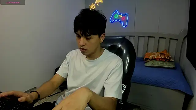 StiwenTwink online show from November 25, 3:01 pm