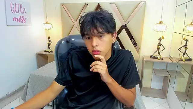 StiwenTwink online show from February 12, 12:33 pm