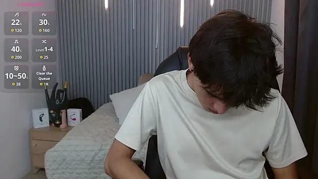 Snapshot of StiwenTwink chatting on June 24, 2:16 pm StiwenTwink online show from June 24, 2:16 pm