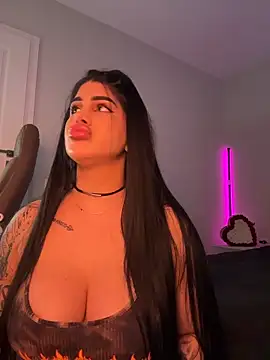 Niinarosee online show from March 29, 5:24 pm