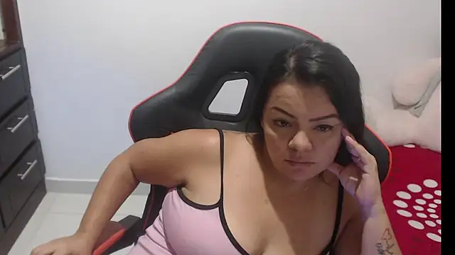 Snapshot of emily_sexxx chatting on July 14, 10:21 am emily sexxx online show from July 14, 10:21 am