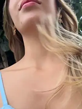 Snapshot of fanyabbey chatting on March 7, 10:40 pm fanyabbey online show from March 7, 10:40 pm