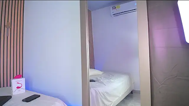 Snapshot of PiaGelvez chatting on October 3, 1:02 am PiaGelvez online show from October 3, 1:02 am