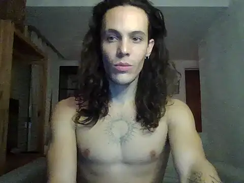 Snapshot of lukadaboy chatting on May 4, 3:24 am lukadaboy online show from May 4, 3:24 am