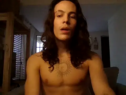 Snapshot of lukadaboy chatting on May 6, 5:07 pm lukadaboy online show from May 6, 5:07 pm