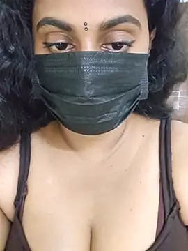 Snapshot of Dheronika_sweetie chatting on June 21, 5:21 am Dheronika sweetie online show from June 21, 5:21 am