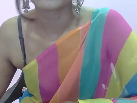 Snapshot of Laila_Cute chatting on June 11, 3:48 am Laila Cute online show from June 11, 3:48 am