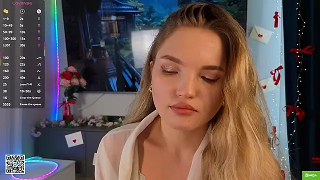 JulieLupo online show from March 3, 6:08 am