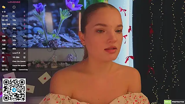 JulieLupo online show from March 31, 6:25 am