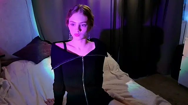 midnightMaya online show from October 18, 2:07 pm