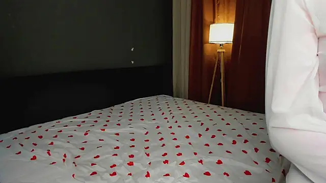 PocketDollX online show from April 4, 5:32 pm