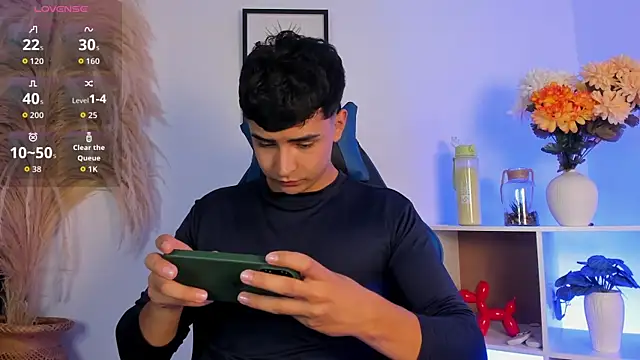 Snapshot of Thiago_Connor21 chatting on July 1, 10:09 pm Thiago Connor21 online show from July 1, 10:09 pm