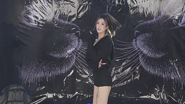 sweetgirls666 online show from April 7, 11:21 am