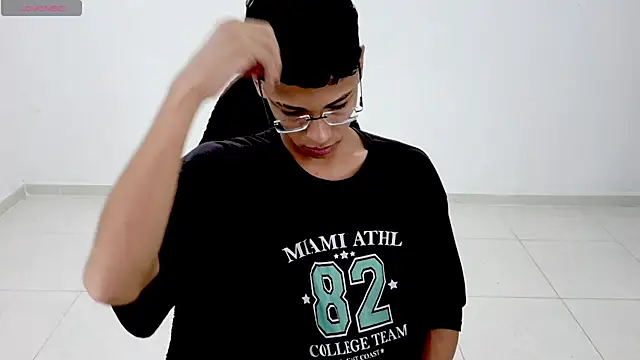 Im david02 online show from April 14, 2:23 pm