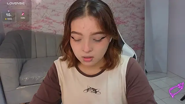 mia foster t online show from February 20, 1:22 pm