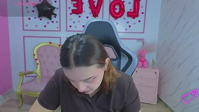 mia foster t online show from April 2, 1:09 pm