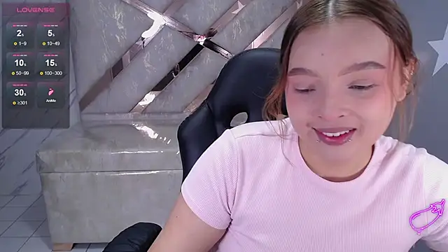 Snapshot of mia_foster_t chatting on April 30, 1:17 pm mia foster t online show from April 30, 1:17 pm