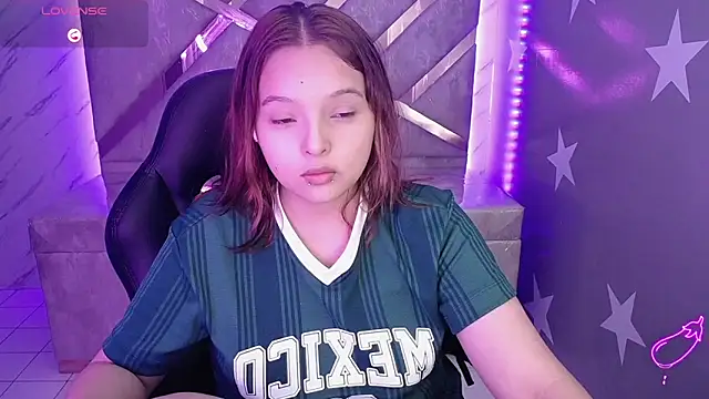 Snapshot of mia_foster_t chatting on May 12, 1:08 pm mia foster t online show from May 12, 1:08 pm