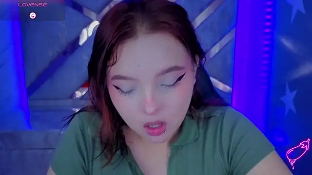 Snapshot of mia_foster_t chatting on June 4, 1:06 pm mia foster t online show from June 4, 1:06 pm