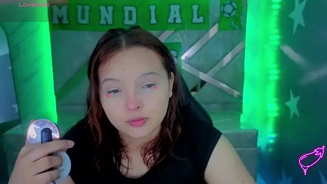Snapshot of mia_foster_t chatting on July 7, 1:15 pm mia foster t online show from July 7, 1:15 pm