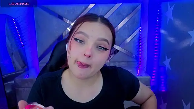 Snapshot of mia_foster_t chatting on August 6, 1:13 pm mia foster t online show from August 6, 1:13 pm