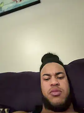 familia0210 online show from February 6, 7:06 pm