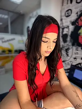 Snapshot of ArieliciousXXX chatting on June 17, 1:12 pm ArieliciousXXX online show from June 17, 1:12 pm