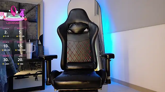 johnjaguar1  online show from April 8, 11:10 am