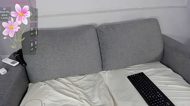 Nahomycarterr online show from April 1, 11:55 am