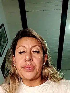 Snapshot of GisellTorres36 chatting on June 10, 4:12 am GisellTorres36 online show from June 10, 4:12 am
