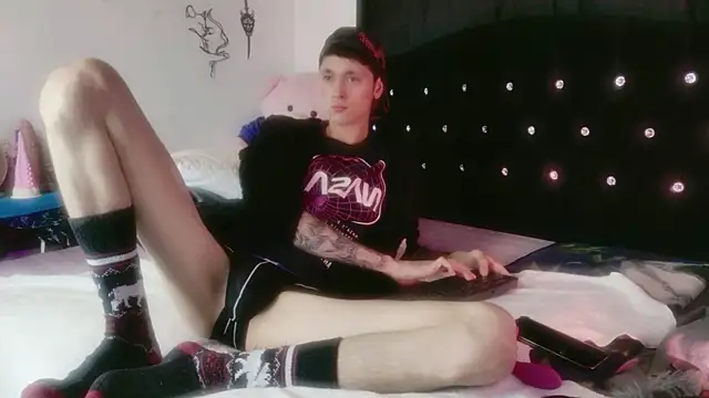 Tyler cat online show from March 27, 1:22 am