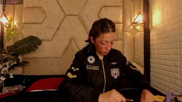 Julieta Slav3 online show from April 16, 9:39 pm