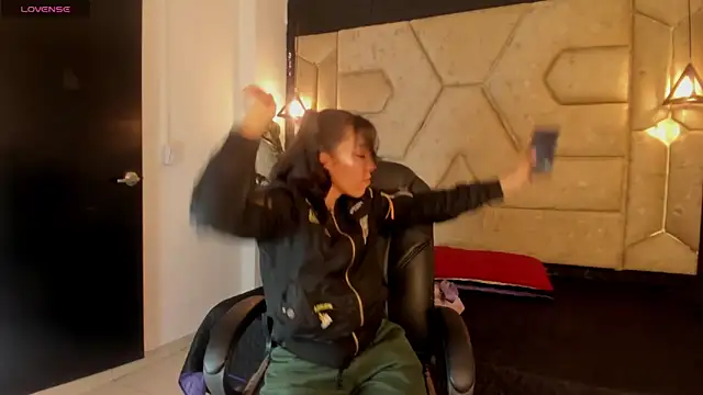 Snapshot of Julieta_Slav3 chatting on April 19, 2:55 am Julieta Slav3 online show from April 19, 2:55 am