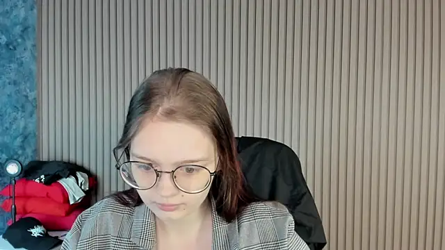 shy elina01 online show from October 6, 10:23 am