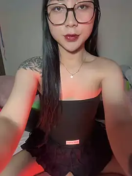 Snapshot of Linh5790 chatting on October 31, 7:42 am Linh5790 online show from October 31, 7:42 am