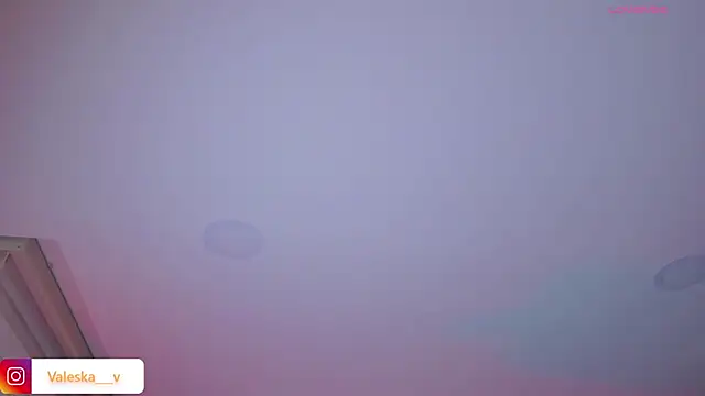 Snapshot of valeska__V chatting on May 12, 8:00 am valeska V online show from May 12, 8:00 am
