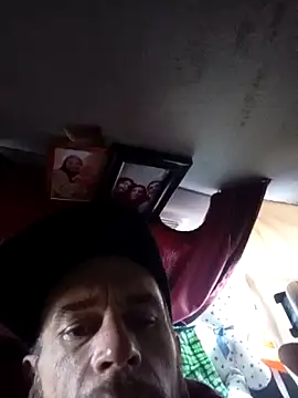 LetMeLiqU online show from October 24, 10:50 pm