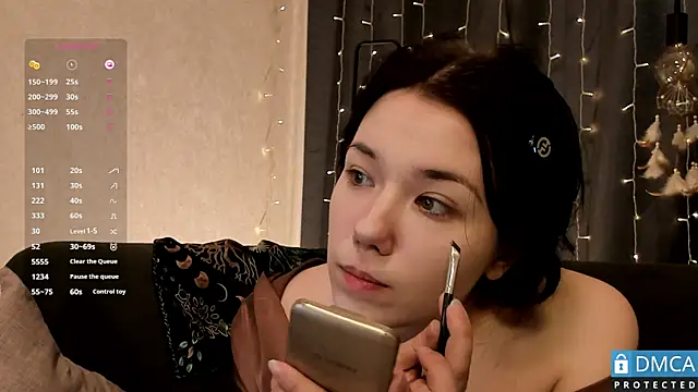 Kelly foox online show from April 15, 11:39 am