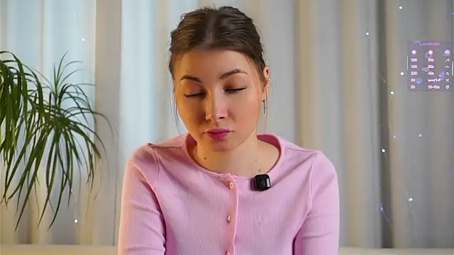 BrittGupton online show from March 25, 2:39 am