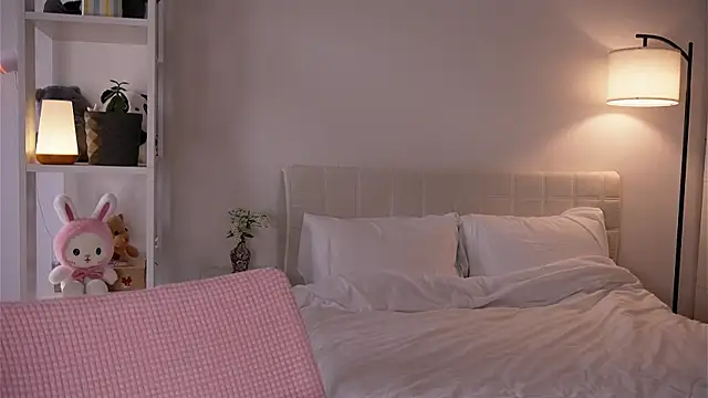 Snapshot of yourlittlesunrise_ chatting on May 6, 4:52 am yourlittlesunrise online show from May 6, 4:52 am