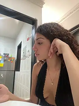 Azza  Slimene online show from October 20, 5:46 pm