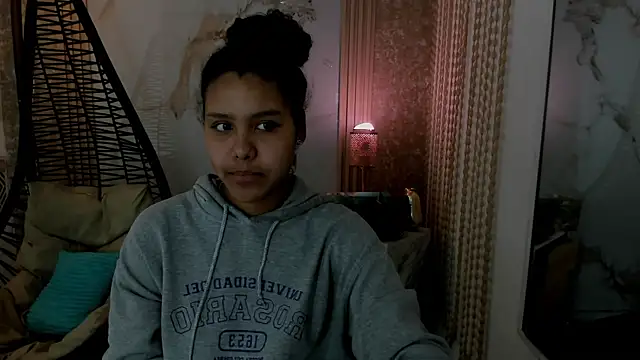Snapshot of AriaVega chatting on April 27, 12:58 pm AriaVega online show from April 27, 12:58 pm