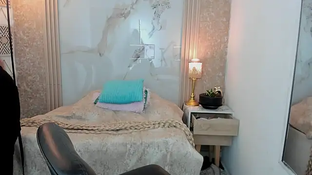 Snapshot of AriaVega chatting on May 16, 12:37 pm AriaVega online show from May 16, 12:37 pm